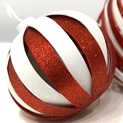 Lee más sobre el artículo Cómo hacer bolas de Navidad de goma EVA
