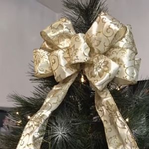Lee más sobre el artículo Cómo hacer moños de Navidad para el árbol