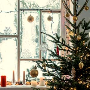 Consejos para decorar una ventana en Navidad