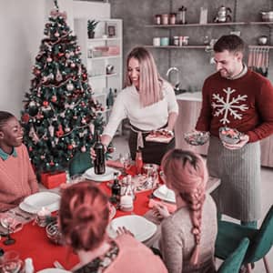 Servir la comida en la cena de Navidad: consejos prácticos