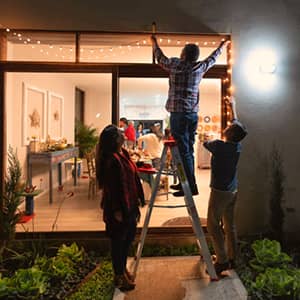 Cómo decorar la casa con luces de Navidad